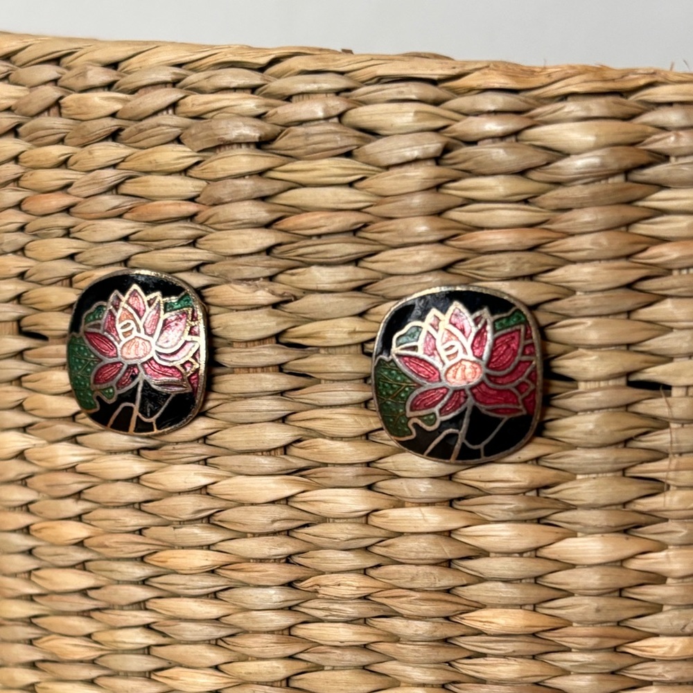 Cloisonné stud earrings
